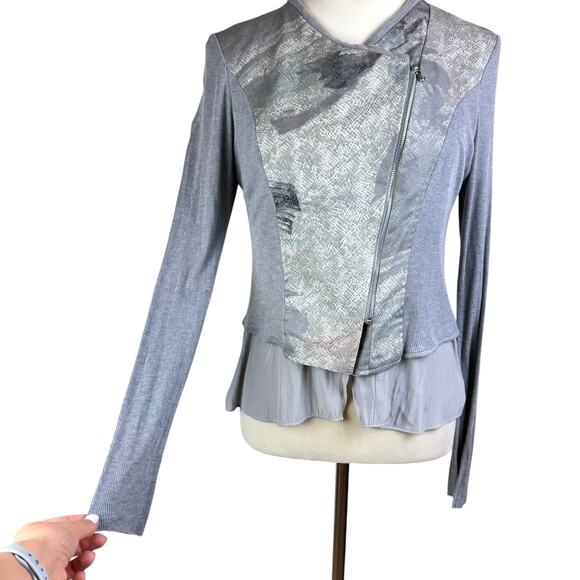 Lola & Sophie Gray Reptile Snake Print Asymmetrical Zip Long Sleeve Twofer Top - Picture 4 of 12